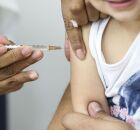 Vacina&ccedil;&atilde;o em crian&ccedil;a.