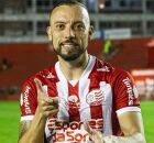 Paulo S&eacute;rgio, atacante do N&aacute;utico 