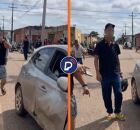Rep&oacute;rter &eacute; agredido com capacete durante cobertura de acidente fatal entre moto e carro