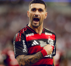 Giorgian de Arrascaeta &eacute; um dos jogadores do Flamengo convocado para a Copa do Mundo.