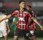Ren&ecirc;, atacante do Vit&oacute;ria, pode deixar o clube.