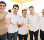 Silvio Costa Filho ao lado de aliados.
