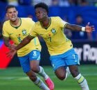 Bruno Guimar&atilde;es e Vini Jr., jogadores da Sele&ccedil;&atilde;o Brasileira.