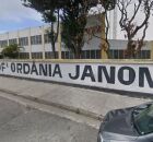 Diretora de escola p&uacute;blica &eacute; afastada ap&oacute;s obrigar estudante de 14 anos a ficar nu durante revista