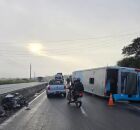 &Ocirc;nibus capota na BR-232, sentido Recife