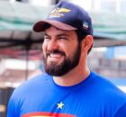 C&eacute;sar Ramos monta pavilh&atilde;o para copa 
