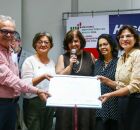 Priscila Krause entrega certificado ao hospital Oswaldo Cruz