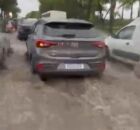 Vias arteriais amanheceram alagadas nesta sexta feria (26) no Recife.