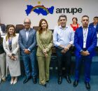 Presidente da Compesa presente em reuni&atilde;o da Amupe