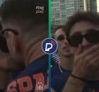 Jogadores da sele&ccedil;&atilde;o espanhola se beijam durante festa do t&iacute;tulo da Copa do Mundo