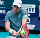 Jo&atilde;o Fonseca ser&aacute; cabe&ccedil;a de chave no Masters 1000 de Montreal ap&oacute;s desist&ecirc;ncias de Sinner e Djokovic