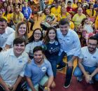 Eduardo da Fonte com fam&iacute;lia e aliados na Papo da Inclus&atilde;o, no Recife.