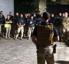 A&ccedil;&atilde;o do Denarc mobilizou cerca de 75 agentes de diferentes for&ccedil;as de seguran&ccedil;a para cumprir mandados de pris&atilde;o e de busca e apreens&atilde;o contra investigados ligados ao grupo criminoso.