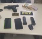 Apreenderam uma pistola, muni&ccedil;&otilde;es, maconha, R$ 8 mil em esp&eacute;cie.
