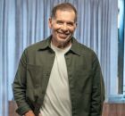 Leandro Hassum faz apresenta&ccedil;&atilde;o de Dia dos Pais no RioMar Recife; ingressos &agrave; venda.