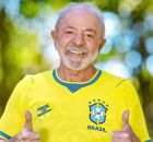 Lula com a camisa do Brasil.