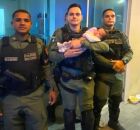 Policiais salvam beb&ecirc; engasgada no Recife.