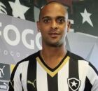T&aacute;ssio, ex atacante do Botafogo.