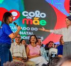 Raquel Lyra em evento do programa Colo de M&atilde;e