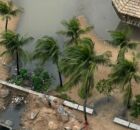 Orla de Boa Viagem no Recife com esgoto 