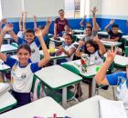 Alunos da rede municipal de Vit&oacute;ria de Santo Ant&atilde;o.
