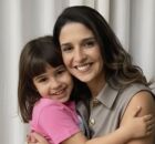 Ana Carolina Oliveira homenageia filha.