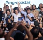 Governadora Raquel Lyra ao lado de aliados.