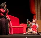 Pe&ccedil;a "Cinderela  A Hist&oacute;ria Que Sua M&atilde;e N&atilde;o Contou"