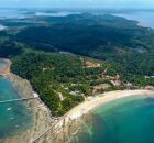 Para&iacute;so em ilha do Nordeste tem a melhor praia de enclave do mundo; conhe&ccedil;a
