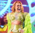 Joelma leva p&uacute;blico &agrave; loucura na primeira noite da Festa de Agosto.
