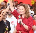 Mar&iacute;lia Arraes.