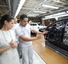 Raquel Lyra em visita a ind&uacute;stria pernambucana