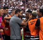 Comemora&ccedil;&atilde;o do gol do Santa Cruz
