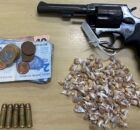 Homem &eacute; preso com 165 pedras de crack, rev&oacute;lver e muni&ccedil;&otilde;es em &aacute;rea de mata em Paulista.