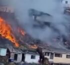 Um inc&ecirc;ndio foi registrado na manh&atilde; desta ter&ccedil;a-feira, 22 de setembro, na Rua Riverl&acirc;ndia, no bairro de Nova Descoberta, na Zona Norte do Recife. 