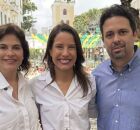 O verador Felipe Alecrim (NOVO) com Raquel Lyra e Priscila krause. 