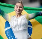 Fl&aacute;via Saraiva. 
