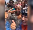Banhistas registraram a a&ccedil;&atilde;o em v&iacute;deo.