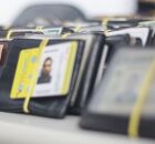 Objetos pessoais seguem a disposi&ccedil;&atilde;o para retirada.
