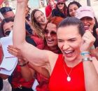 Mar&iacute;lia Arraes em ato com apoiadores.