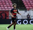 Pedro Lima vestindo a camisa do Sport em 2024.