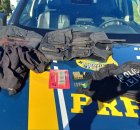 Muni&ccedil;&otilde;es, coletes bal&iacute;sticos e uniformes de pol&iacute;cia apreendidos pela PRF