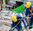 Obras de conten&ccedil;&atilde;o em encosta no bairro de &Aacute;guas Compridas, Olinda