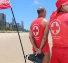 Bombeiros em praia.