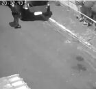 C&acirc;mera de seguran&ccedil;a flagrou grupo abandonando corpo