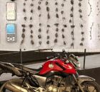 Pol&iacute;cia Militar apreende armas e drogas em Igarassu; policial fica ferido durante abordagem.