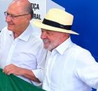 Lula vota em S&atilde;o Bernardo do Campo ao lado de aliados no 1&ordm; turno das elei&ccedil;&otilde;es.
