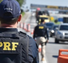 Agentes da PRF em fiscaliza&ccedil;&atilde;o nas estradas