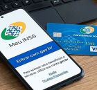 Aplicativo Meu INSS e cart&atilde;o do benefici&aacute;rio.