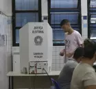Eleitor em vota&ccedil;&atilde;o